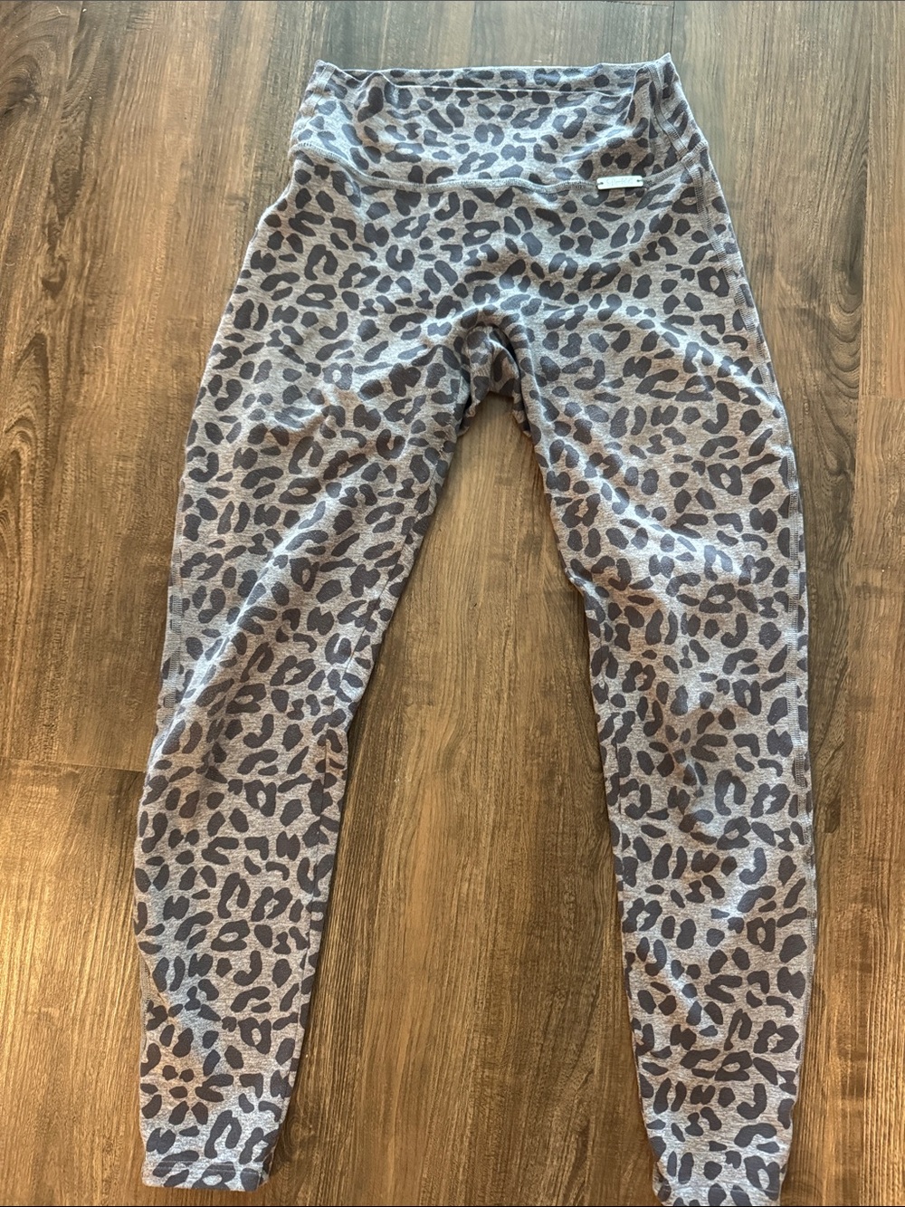 Bombshell Grey Leopard Print Leggings
